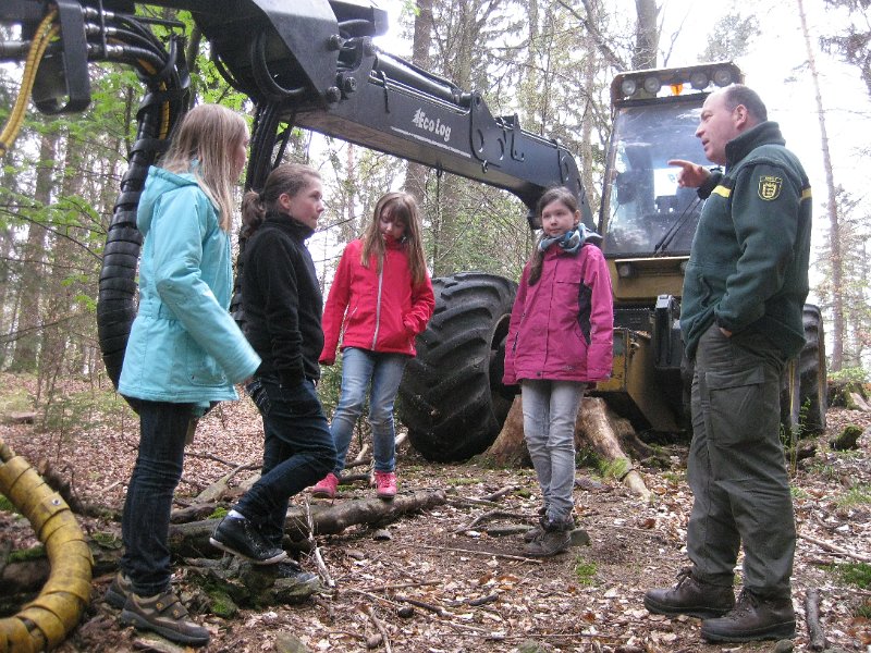 Girls Day 2012 Forst (18).jpg - Girls‘ Day 2013 im Forstrevier Handschuhsheim beim Landschafts- und Forstamt der Stadt Heidelberg. (Foto: Stadt Heidelberg)